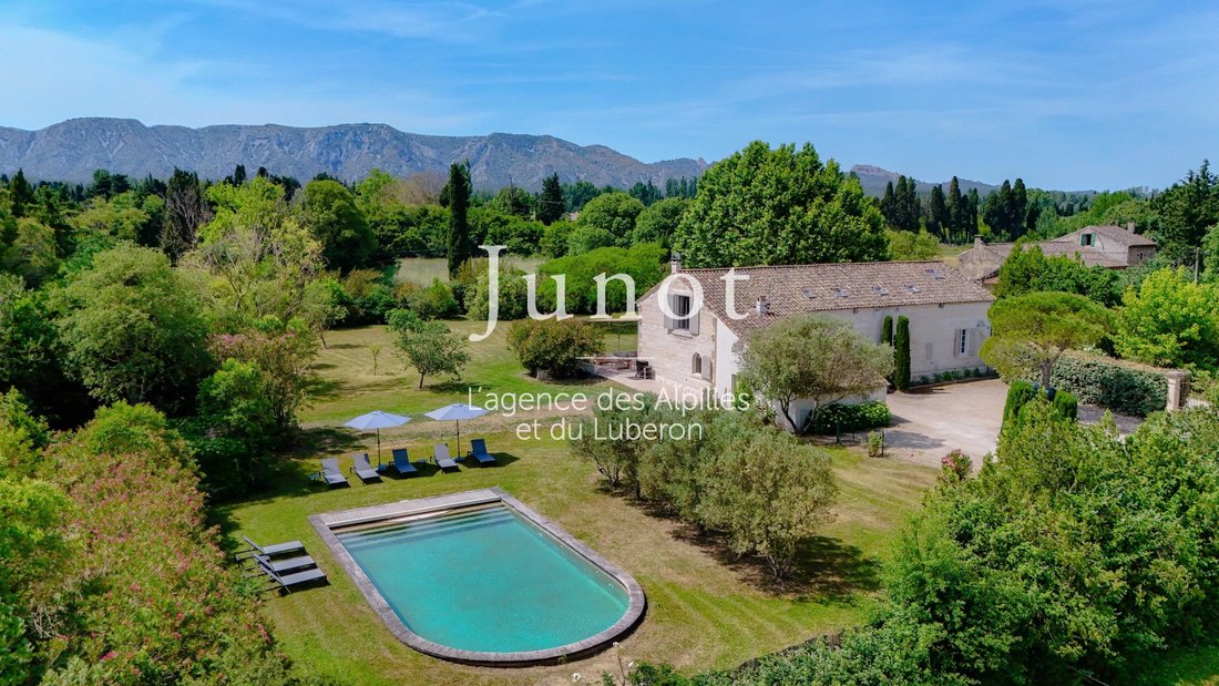 Country House in Saint-Rémy-de-Provence, Provence-Alpes-Côte d'Azur, France 1 - 18448301