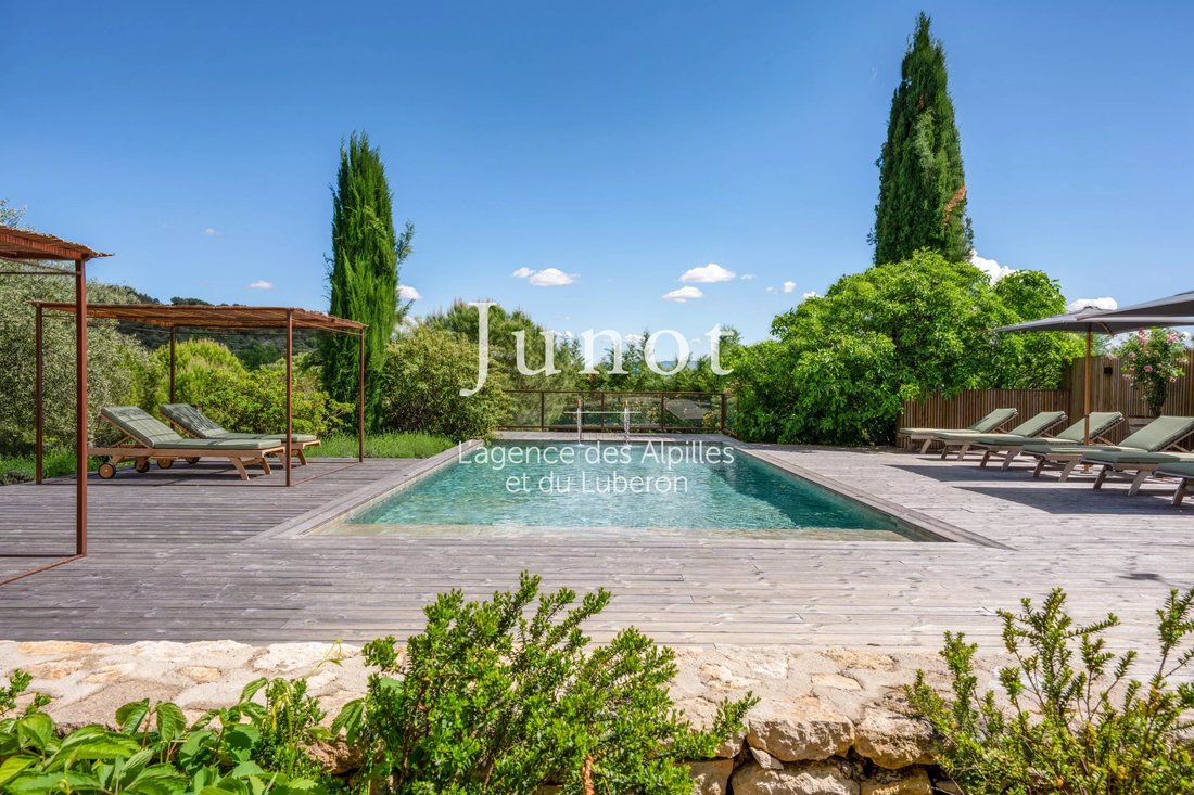 Villa in Saint-Saturnin-lès-Apt, Provence-Alpes-Côte d'Azur, France 2 - 16991062