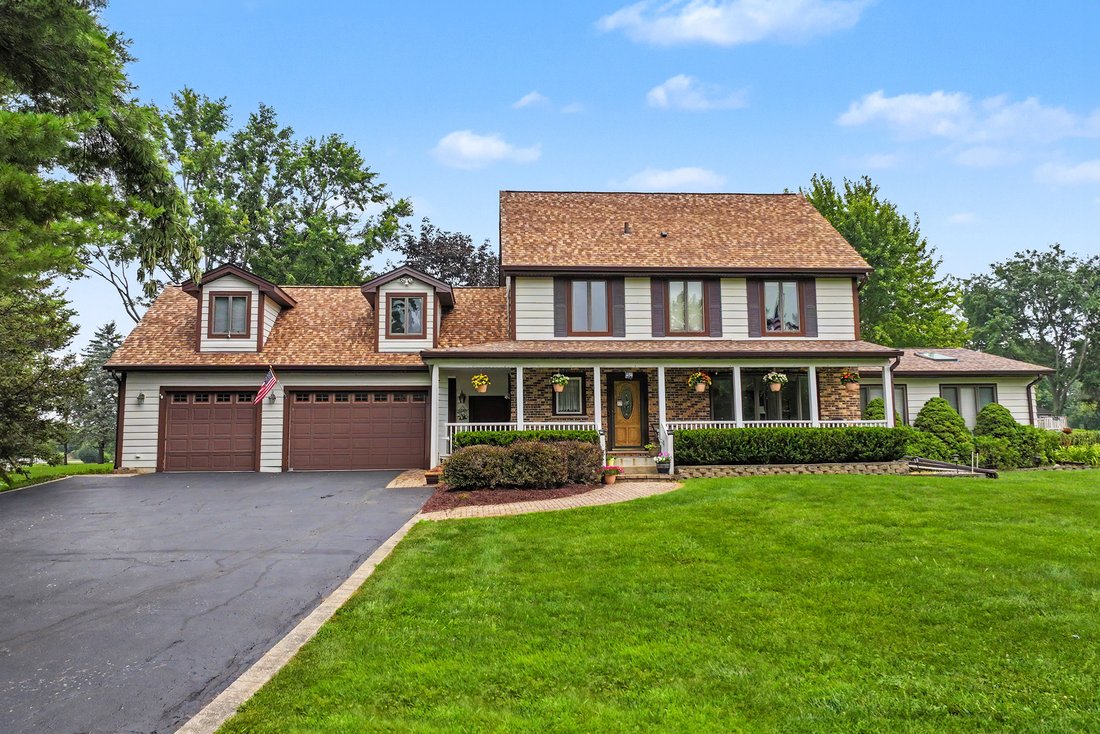 House in Cary, Illinois, United States 1 - 18494730