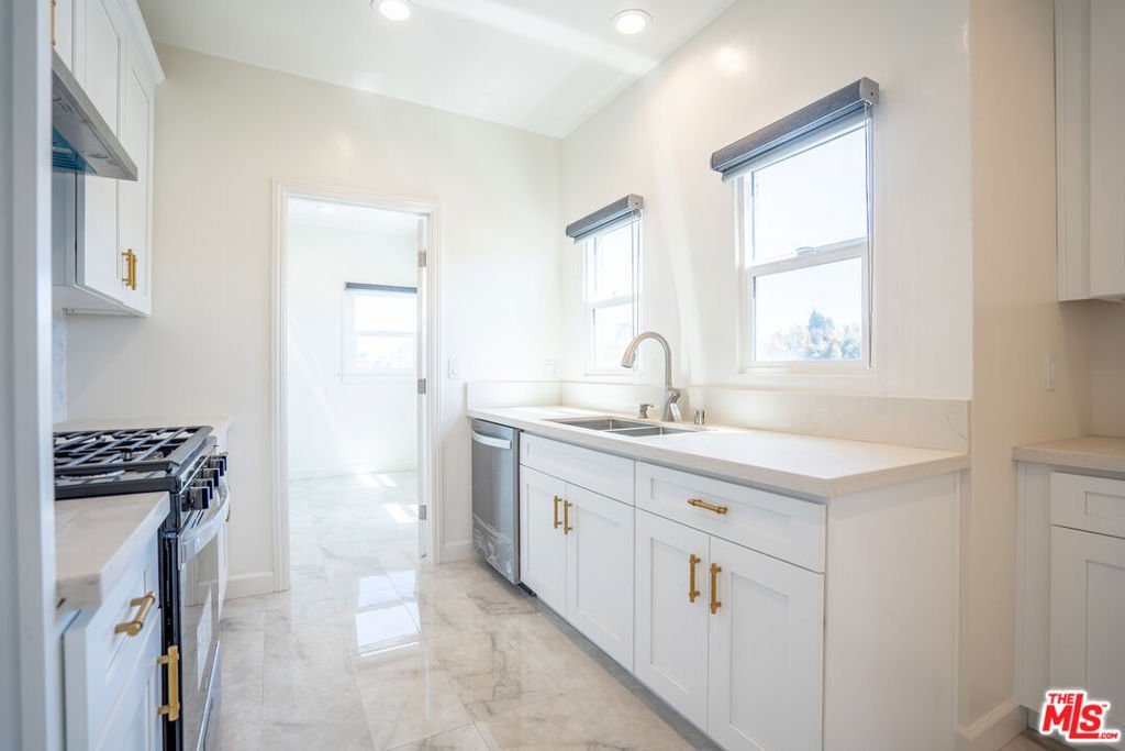 Los Angeles, California, United States 2 - 18494404
