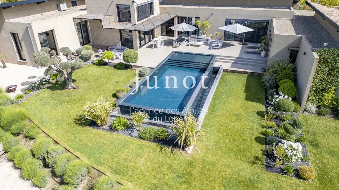 Villa in Saint-Rémy-de-Provence, Provence-Alpes-Côte d'Azur, France 2 - 17220870