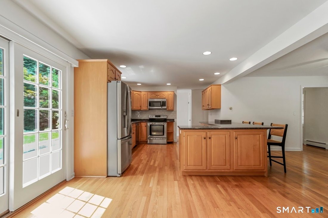 House in Trumbull, Connecticut, United States 2 - 18493400
