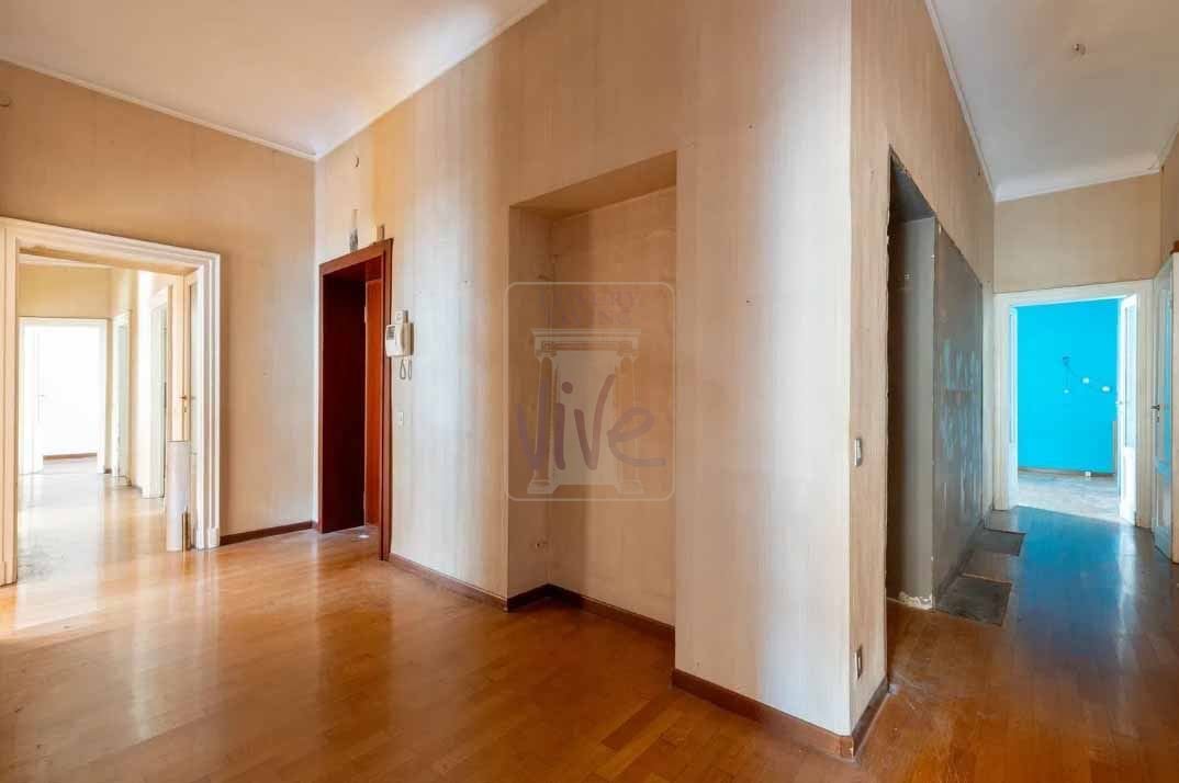 Apartment in Centrale, Milan, Italy 4 - 18479174