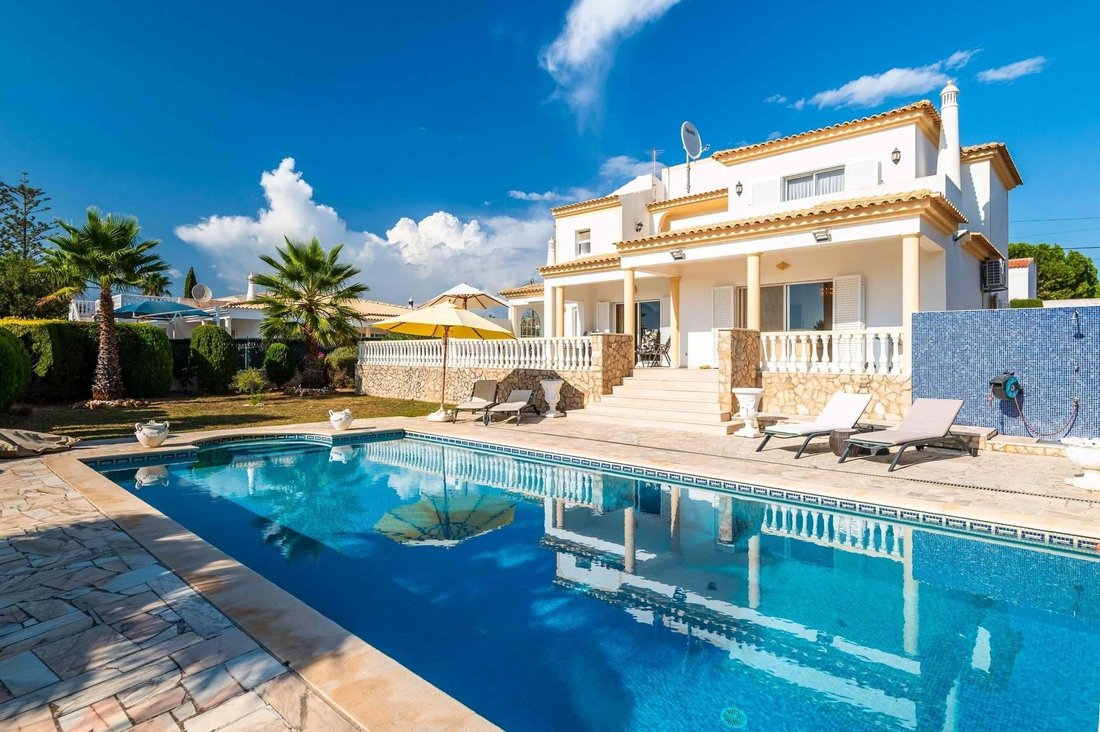 Villa in Carvoeiro, Algarve, Portugal 1 - 16561457