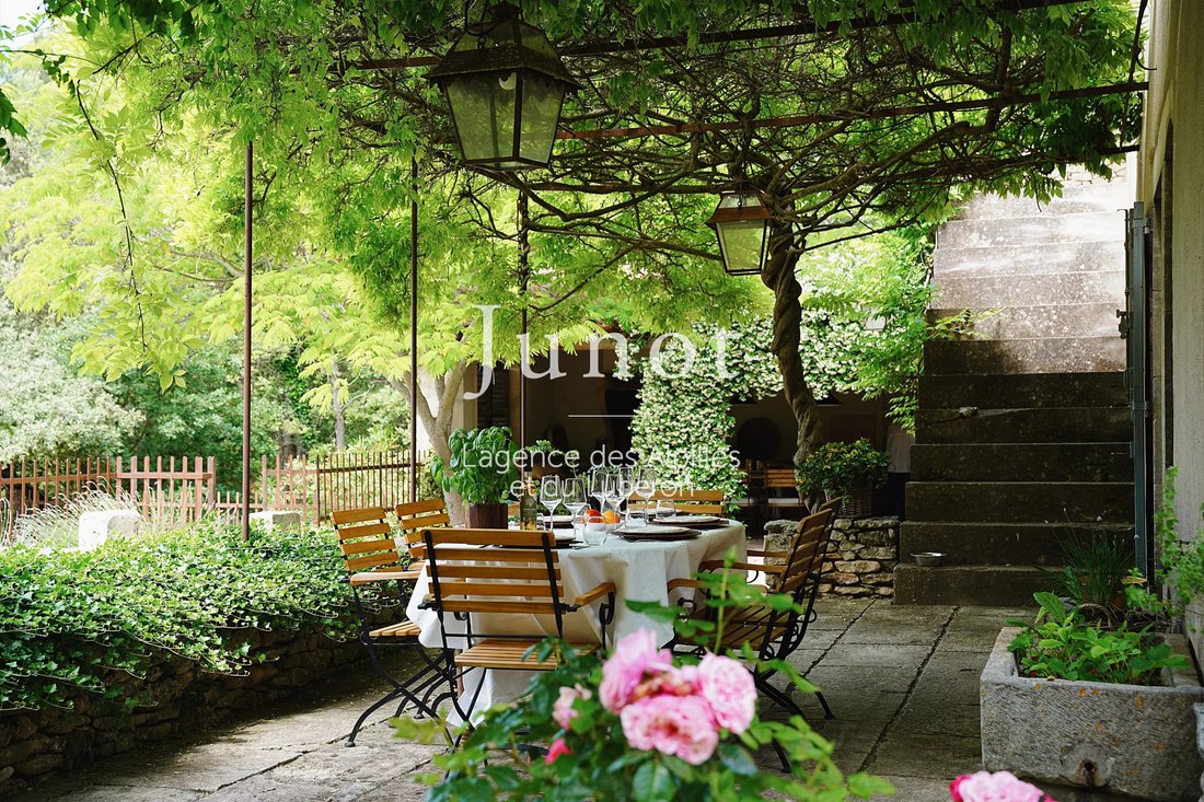 Country House in Lacoste, Provence-Alpes-Côte d'Azur, France 4 - 17348812
