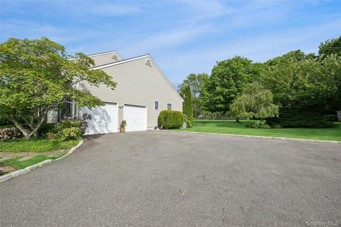House in Melville, New York, United States 4 - 18495062