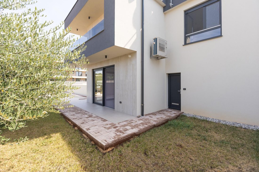 Villa in Medulin, Istria County, Croatia 2 - 14282783
