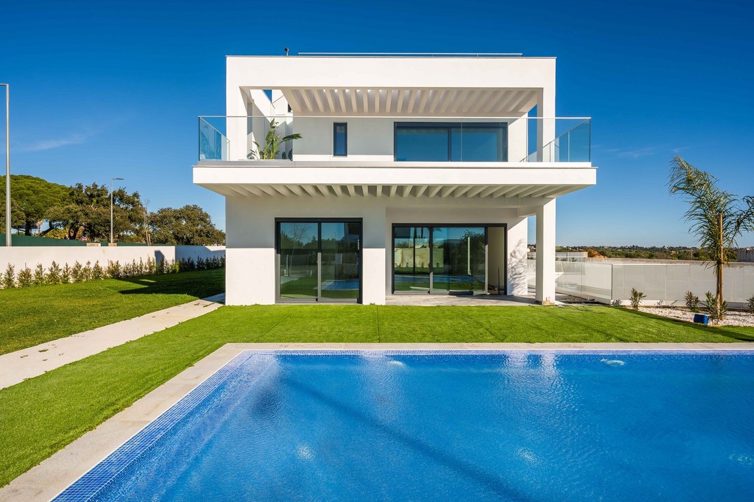 Villa in Alcantarilha, Algarve, Portugal 1 - 16396585