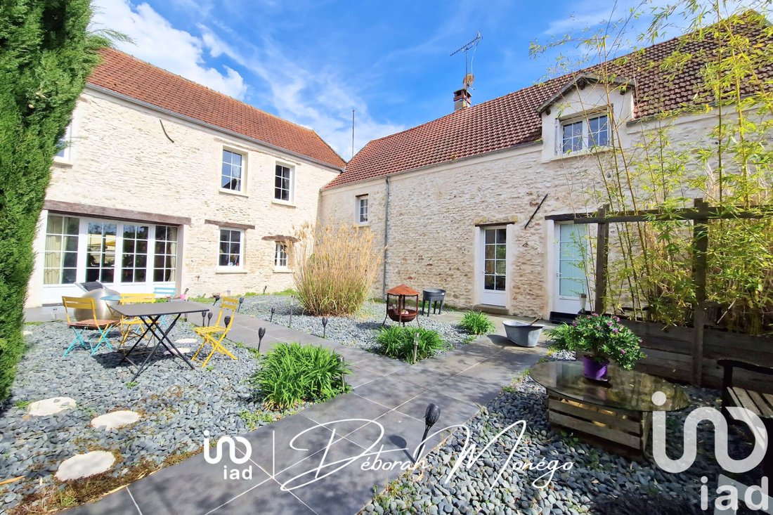 House in Saint-Martin-la-Garenne, Ile-de-France, France 2 - 18390534