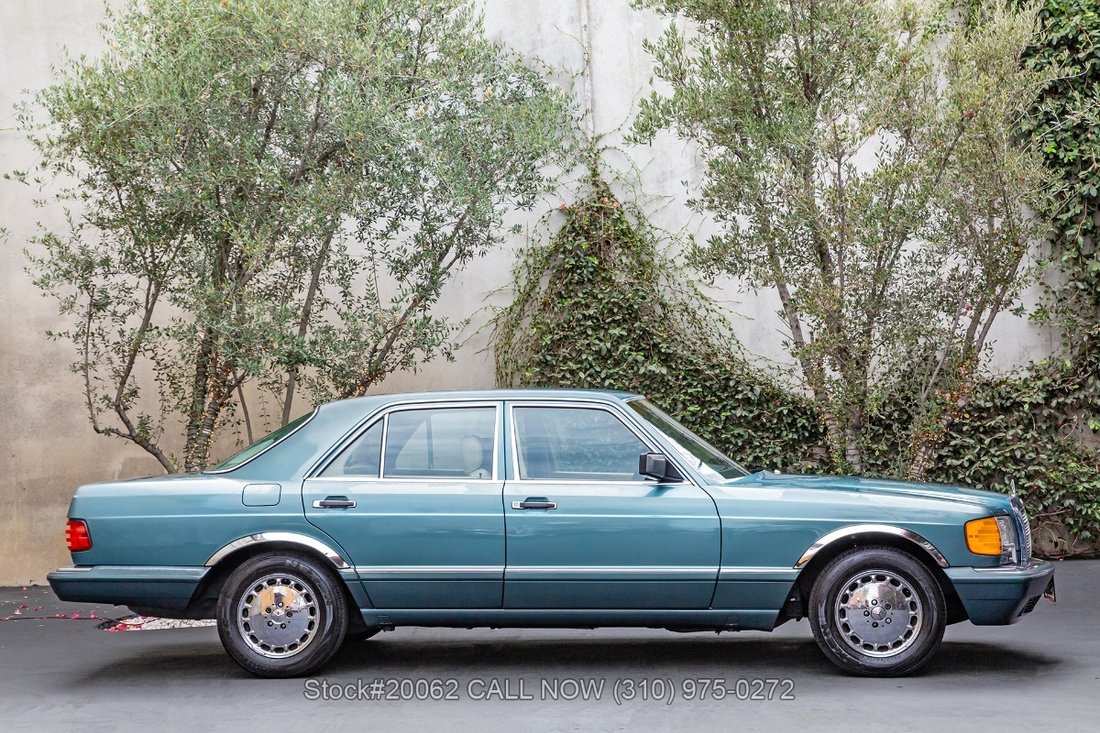 Mercedes-Benz 300SE in Los Angeles, CA 4 - 18495329