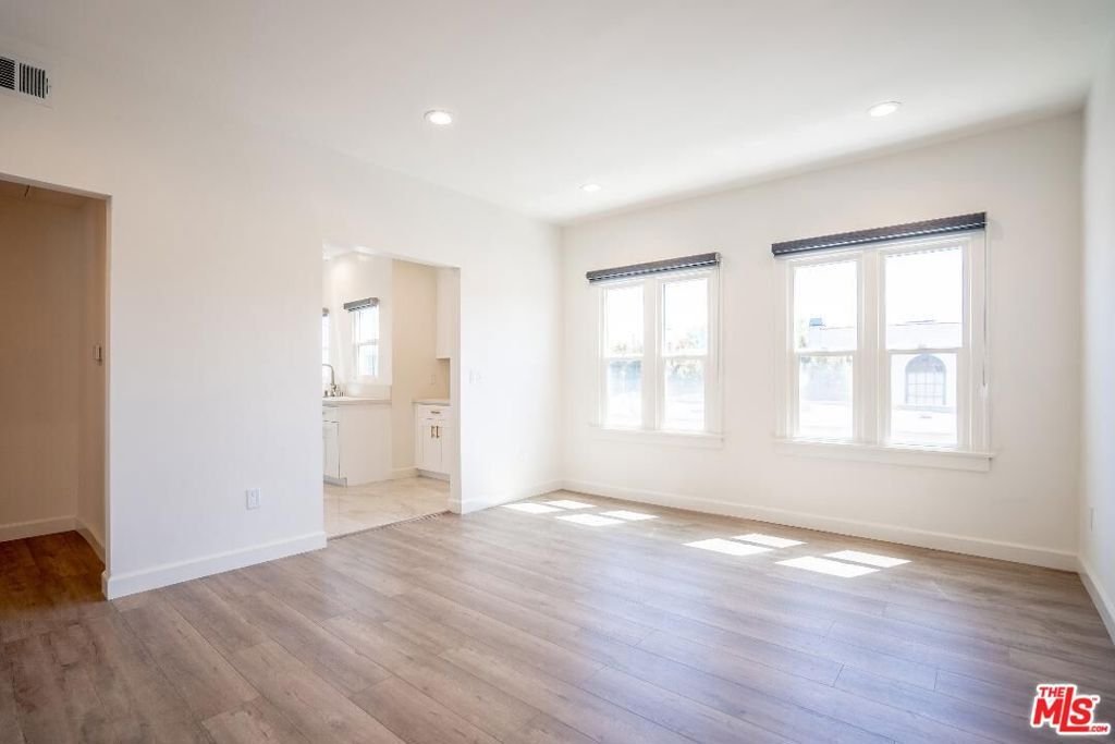Los Angeles, California, United States 5 - 18494404