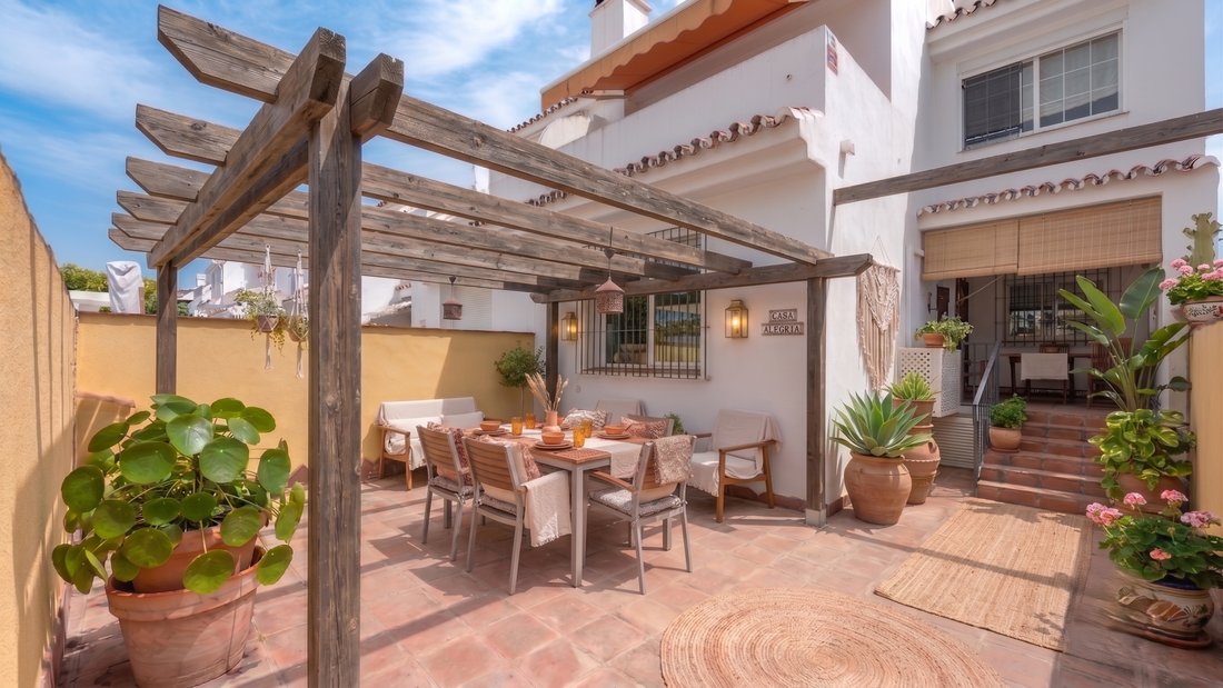 Townhouse in San Pedro de Alcantara, Andalusia, Spain 1 - 18495106