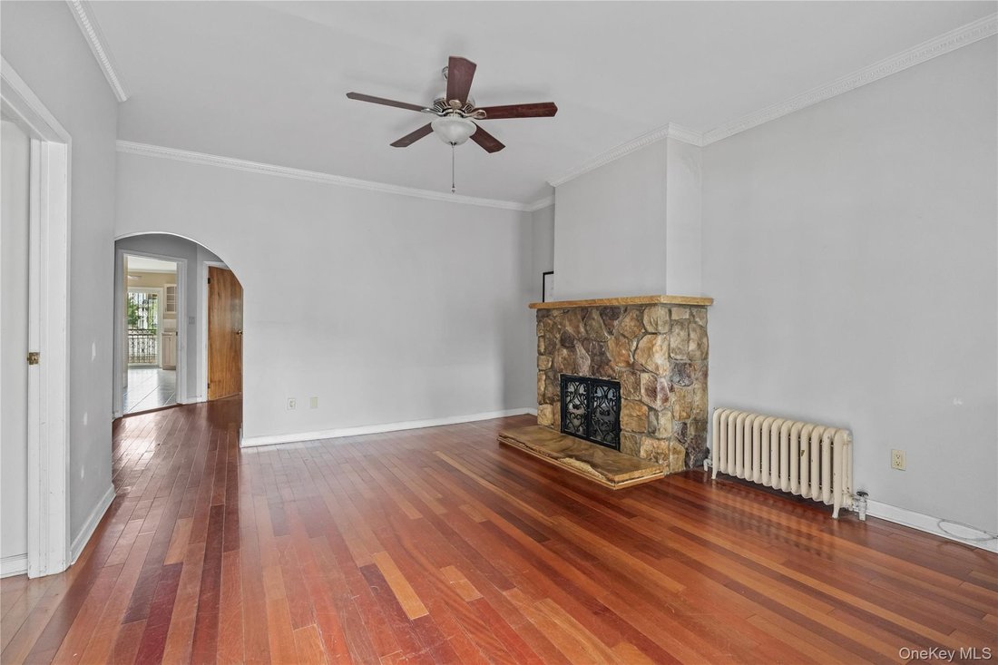 House in Yonkers, New York, United States 3 - 18493551