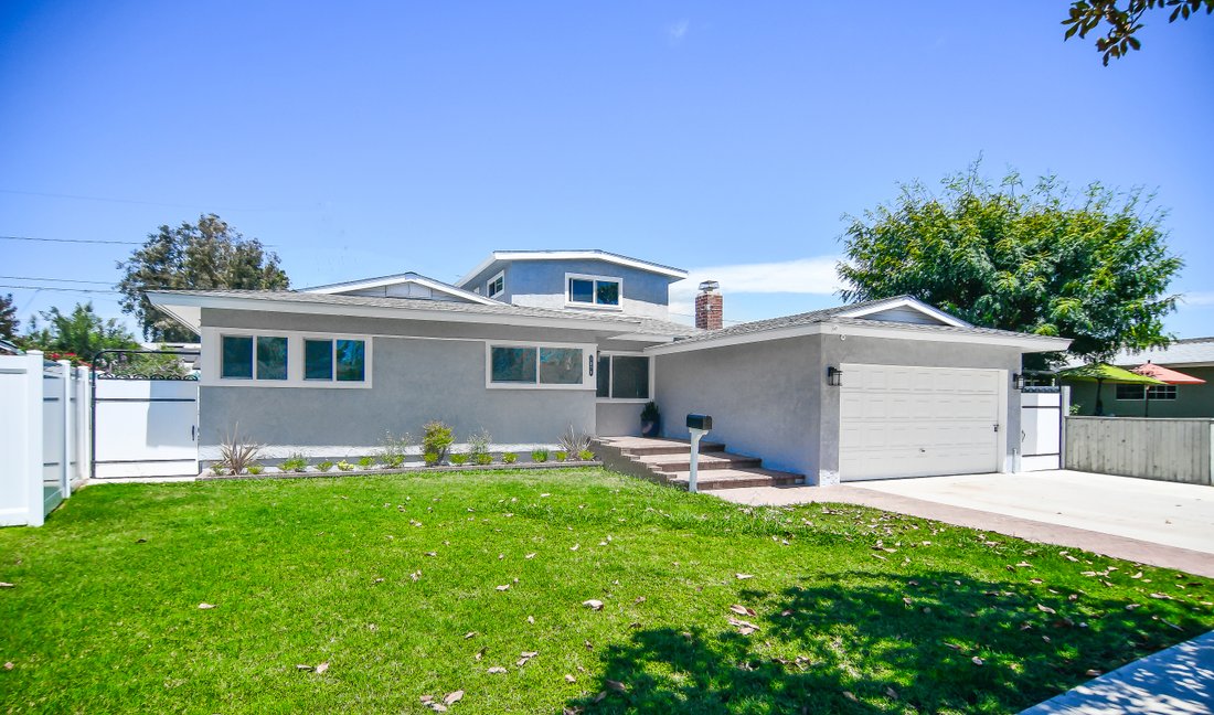 House in Signal Hill, California, United States 2 - 18492026