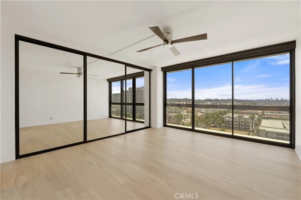 Condo in Glendale, California, United States 4 - 18493755