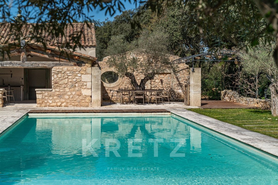 Country House in Eygalières, Provence-Alpes-Côte d'Azur, France 4 - 18495167