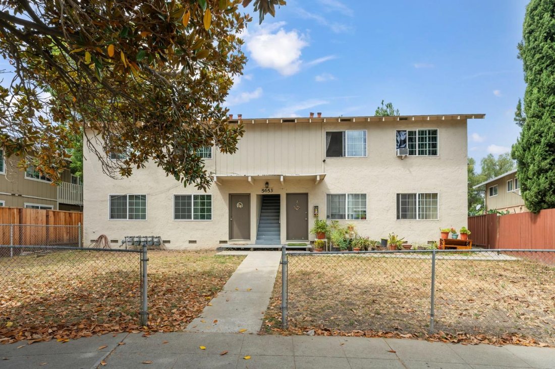 San Jose, California, United States 2 - 18493150