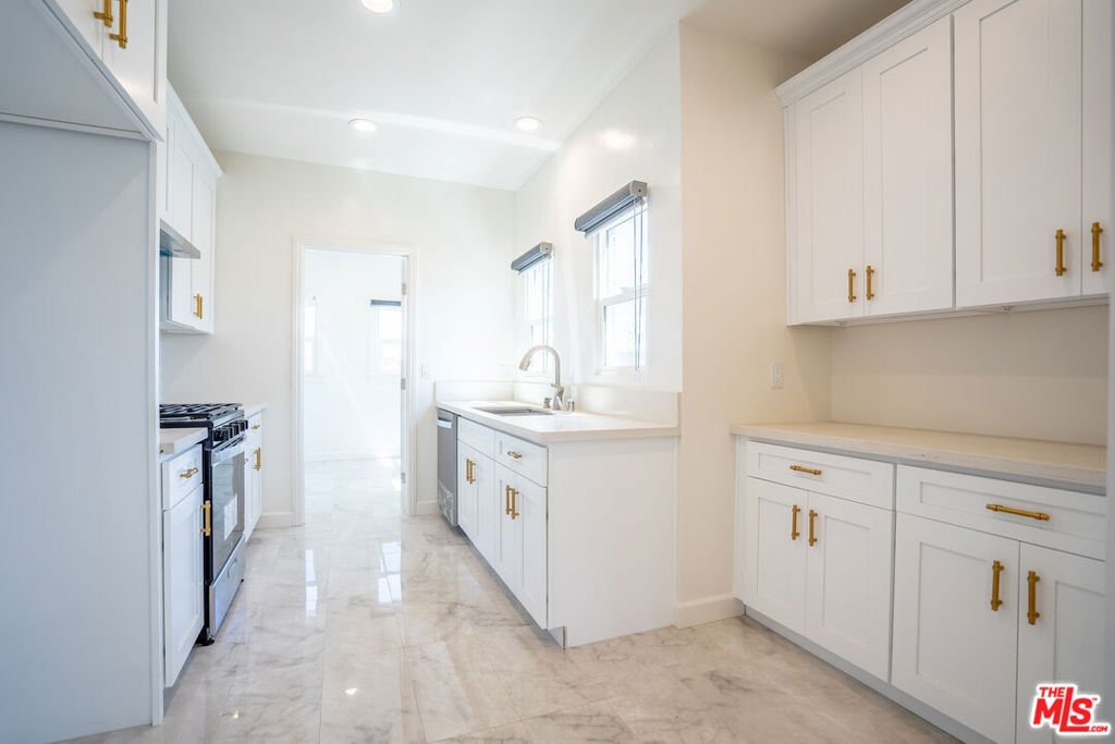 Los Angeles, California, United States 1 - 18494404