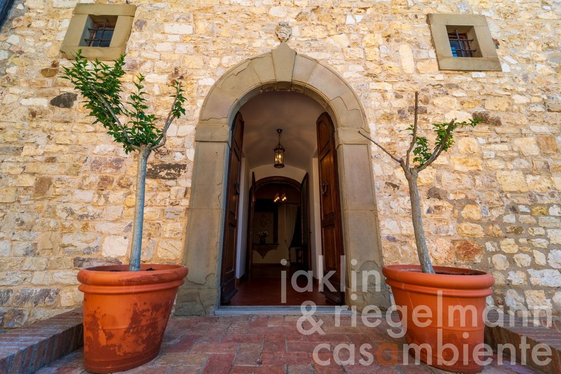 Estate in Gaiole in Chianti, Tuscany, Italy 2 - 11425670