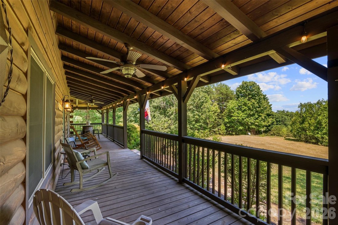 House in Mill Spring, North Carolina, United States 3 - 18495004