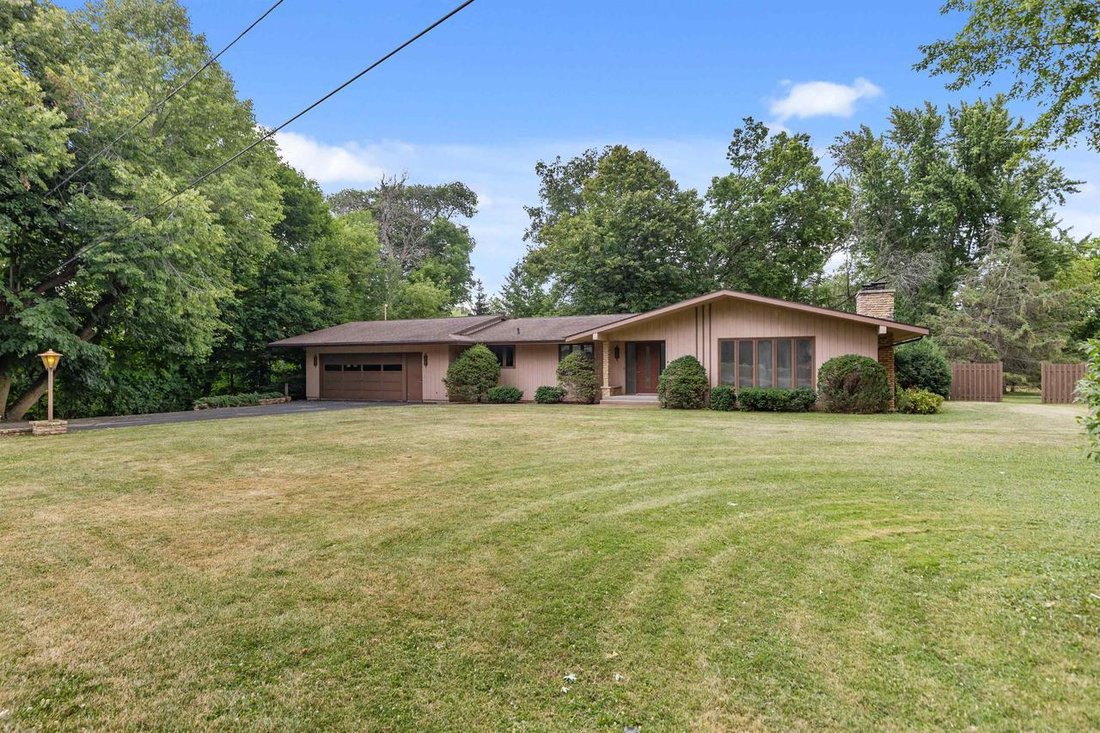 House in Menasha, Wisconsin, United States 1 - 18439026