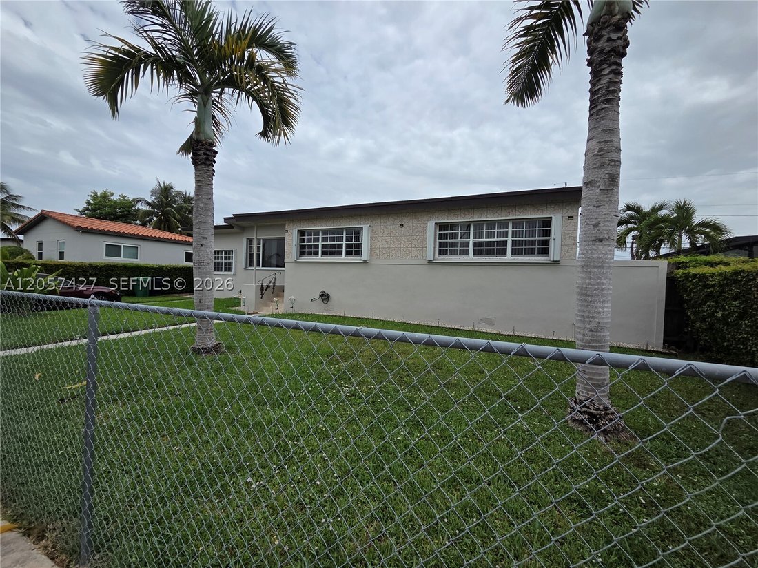 House in Miami, Florida, United States 1 - 18493458
