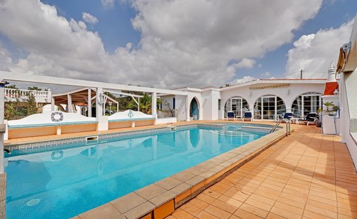 Villa à Santa Bárbara de Nexe, Algarve, Portugal 1