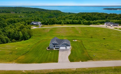 House in Suttons Bay, Michigan, United States 1