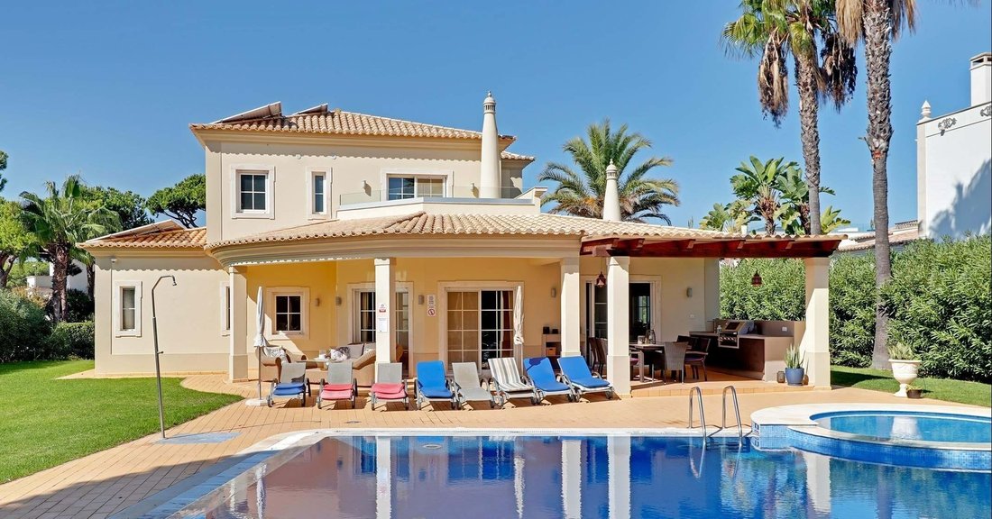 Villa in Vilamoura, Quarteira, Algarve 1 - 15894149