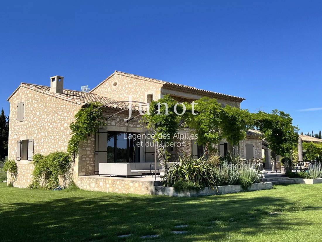Country House in Maillane, Provence-Alpes-Côte d'Azur, France 4 - 15094781