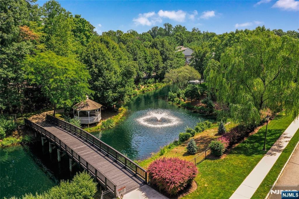 Condo in River Vale, New Jersey, United States 3 - 18492017