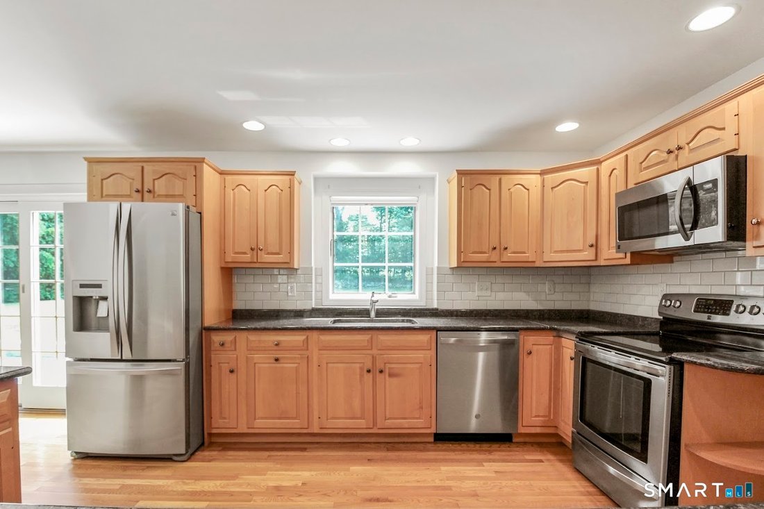 House in Trumbull, Connecticut, United States 4 - 18493400