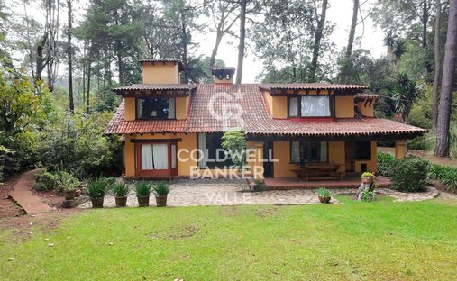 Casa en Valle de Bravo, Estado de México, México 1