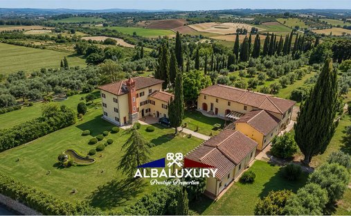 Villa in Montaperti, Tuscany, Italy 1