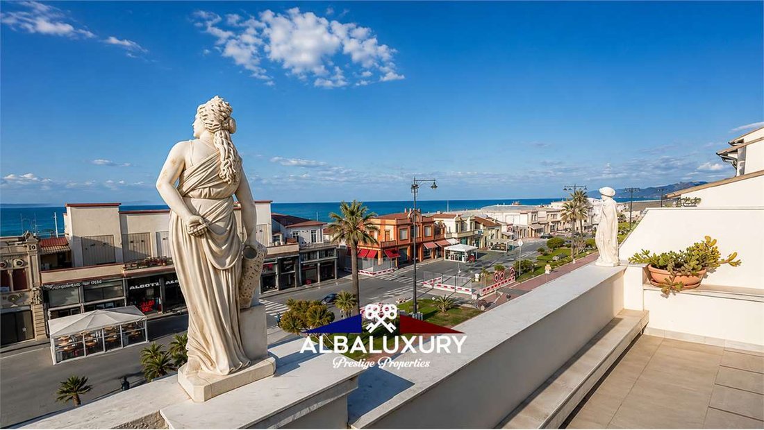 Villa in Lungomare, Viareggio, Tuscany 3 - 15347373