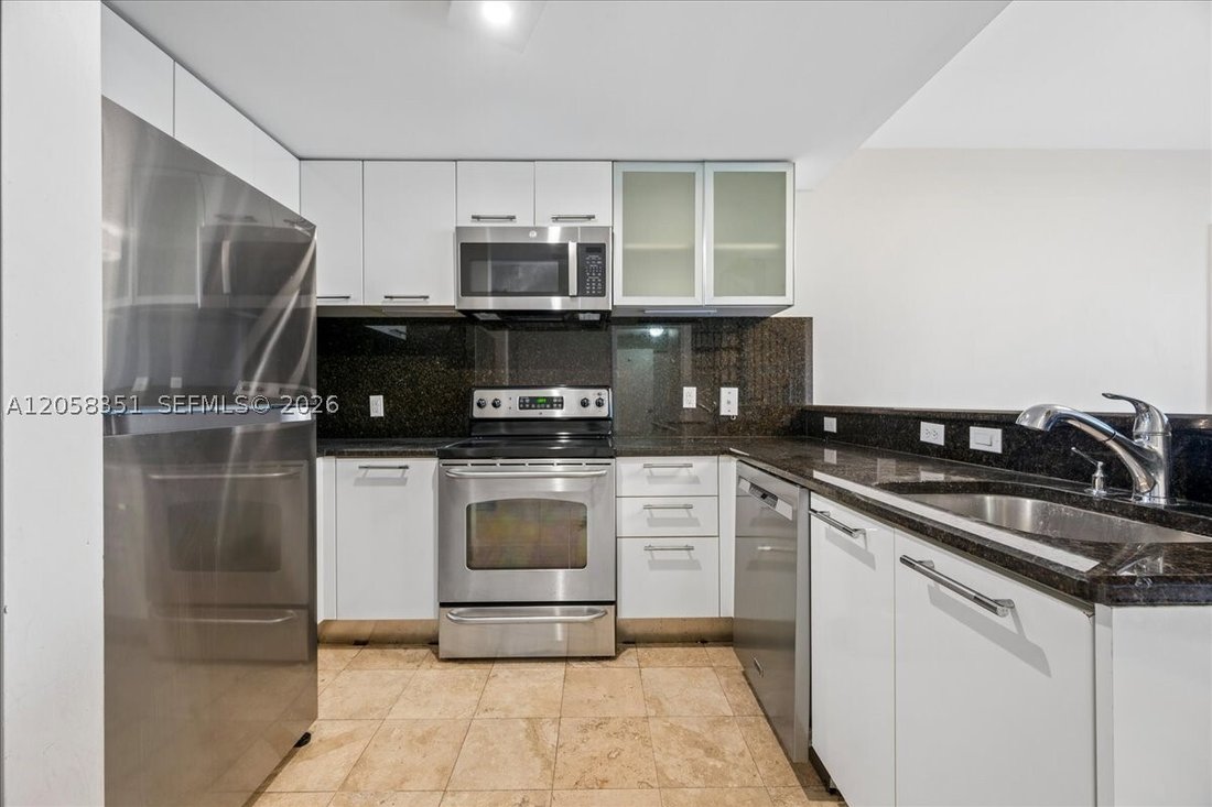 Condo in Miami, Florida, United States 5 - 18493455