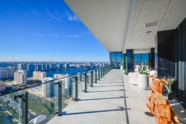 Condo in Golden Beach, Florida, United States 1 - 16639726