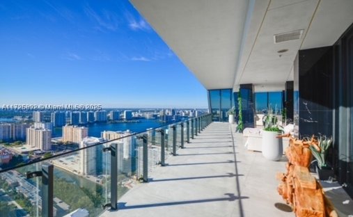 Condo in Golden Beach, Florida, United States 1