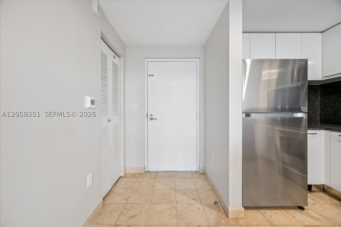 Condo in Miami, Florida, United States 3 - 18493455