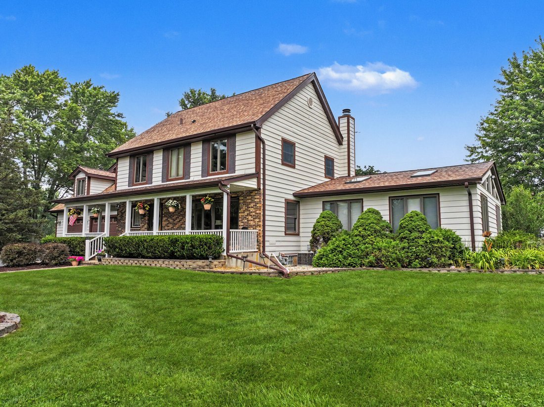 House in Cary, Illinois, United States 3 - 18494730