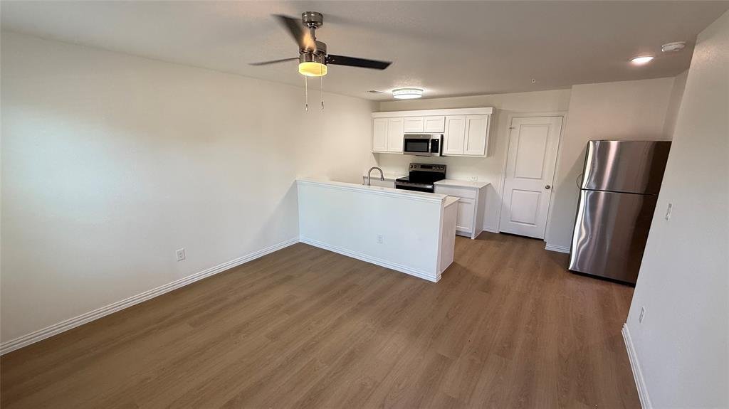 Denton, Texas, United States 3 - 18494315