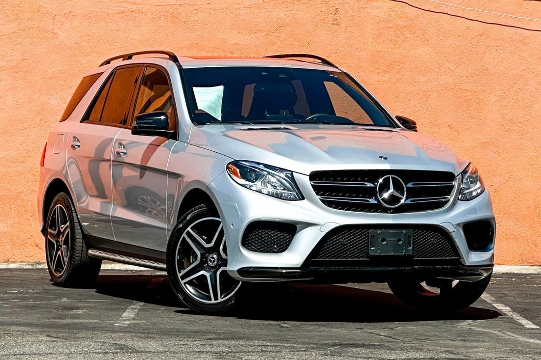 Suv in El Monte, CA, United States 1 - 18495532