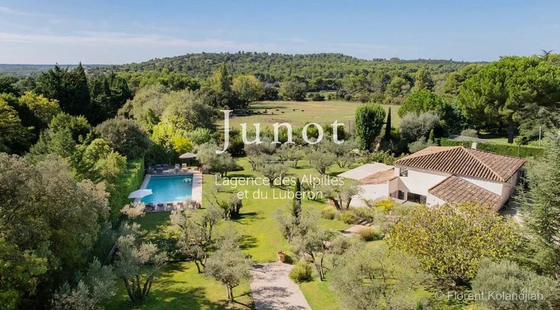 Country House in Maussane-les-Alpilles, Provence-Alpes-Côte d'Azur, France 1 - 17049315