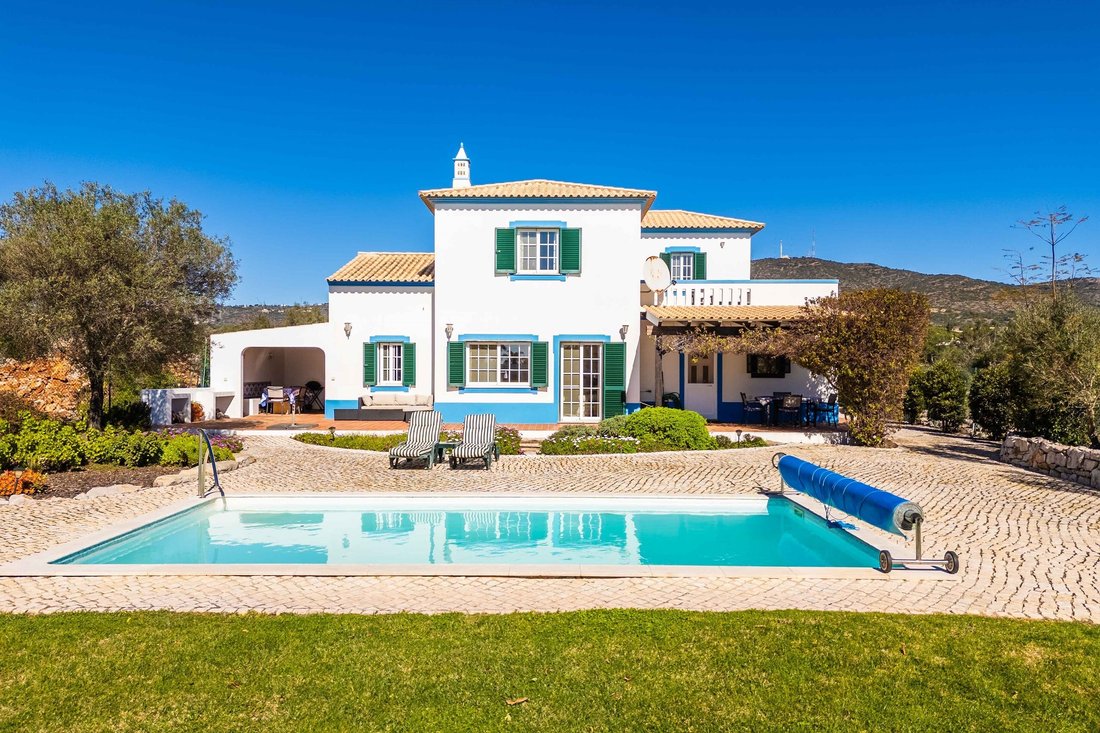 Villa in Quelfes, Algarve, Portugal 1 - 18181127