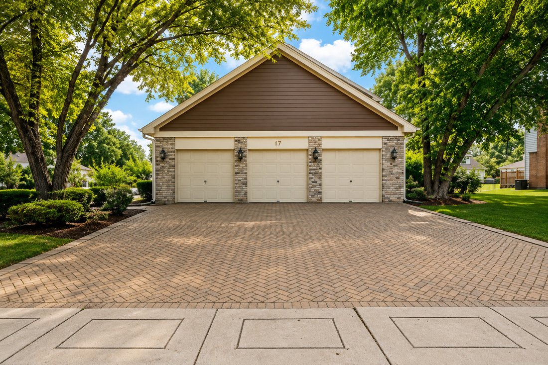 House in Schaumburg, Illinois, United States 4 - 18494725
