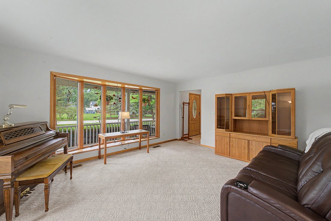 House in Cary, Illinois, United States 5 - 18494730
