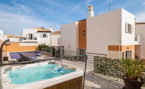 Villa à Praia dos Pescadores, Olhos de Agua, Portugal 1