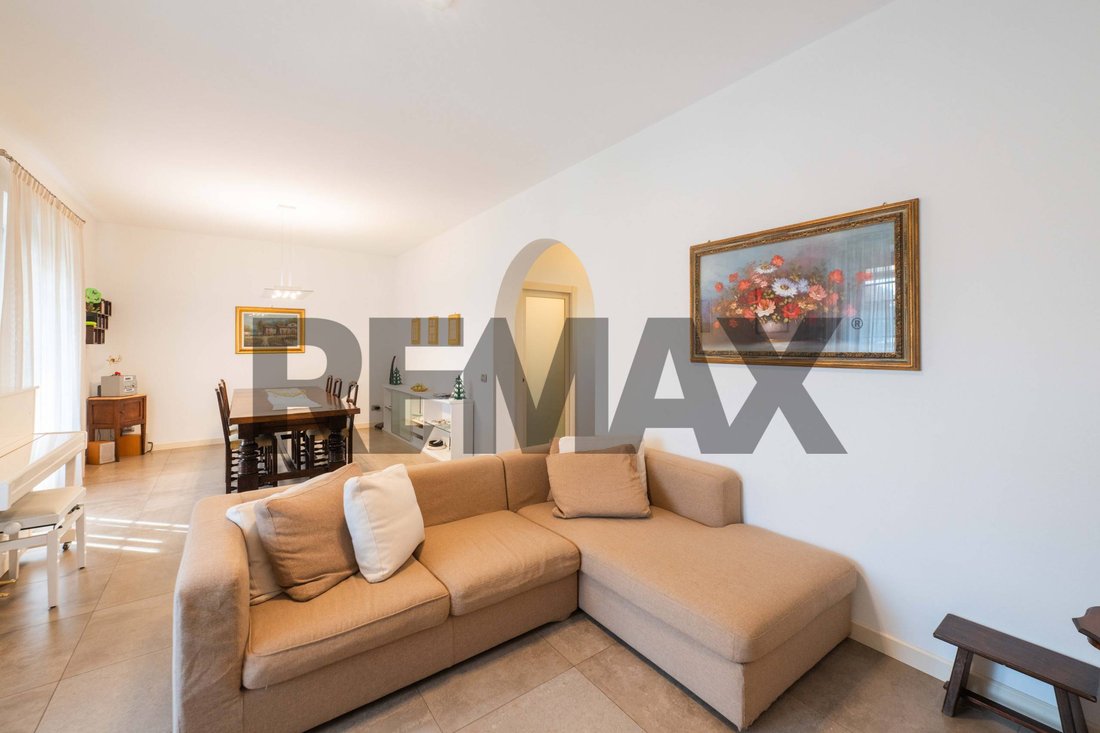 Villa in Dalmine, Lombardy, Italy 4 - 18495875