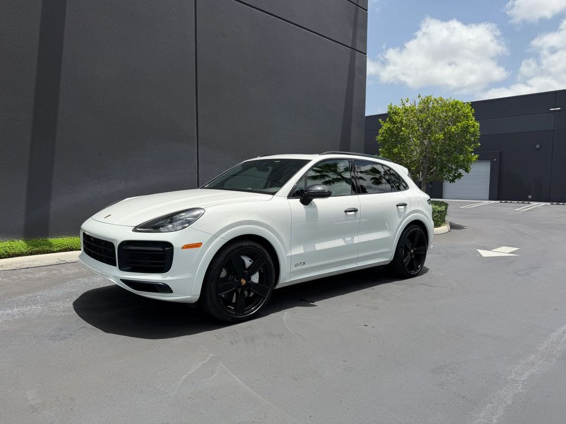 Suv in Doral, FL, United States 1 - 18495522