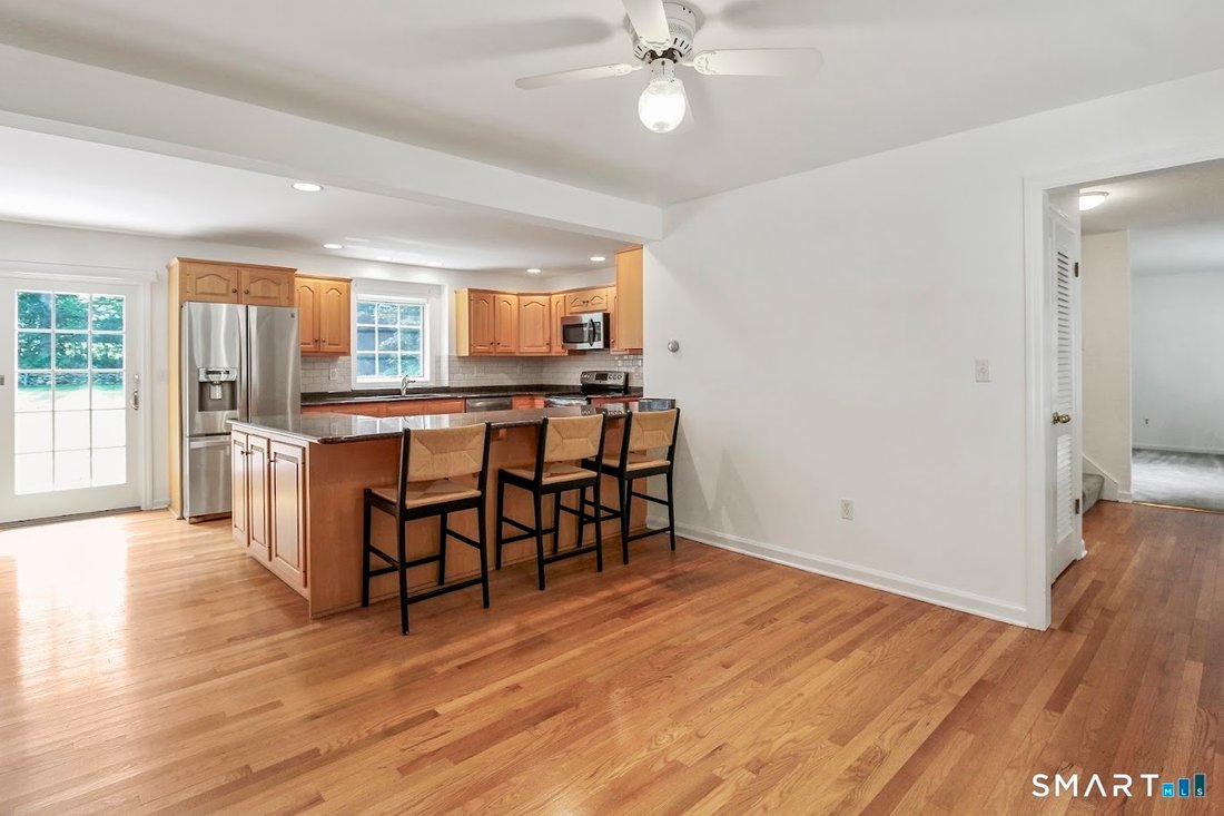House in Trumbull, Connecticut, United States 3 - 18493400
